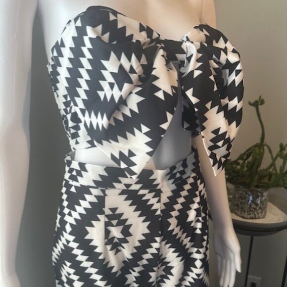 2pc Abstract Set - Picture 2 of 3